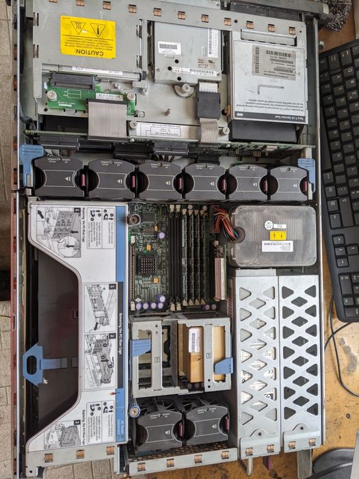 Servidor HP ProLiant DL380 G3