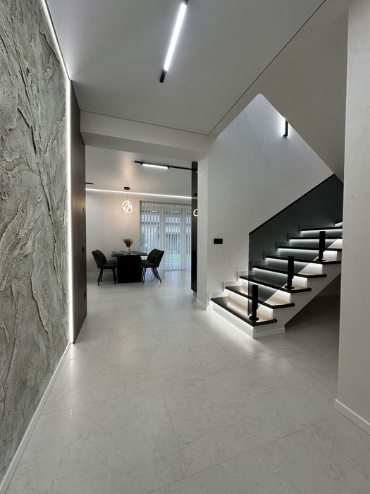 Продам будинок в Крихівцях поруч вулиці Садова.