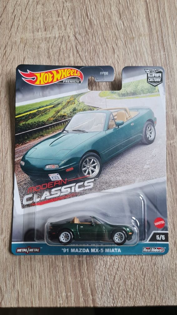 Hot Wheels Premium Mazda Miata MX-5 NA