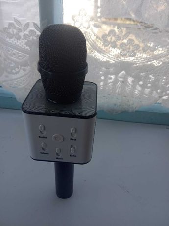 Bluetooth микрофон для караоке.