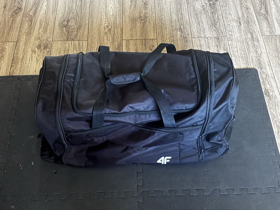 Walizka 4F sportowa miękka transportowa