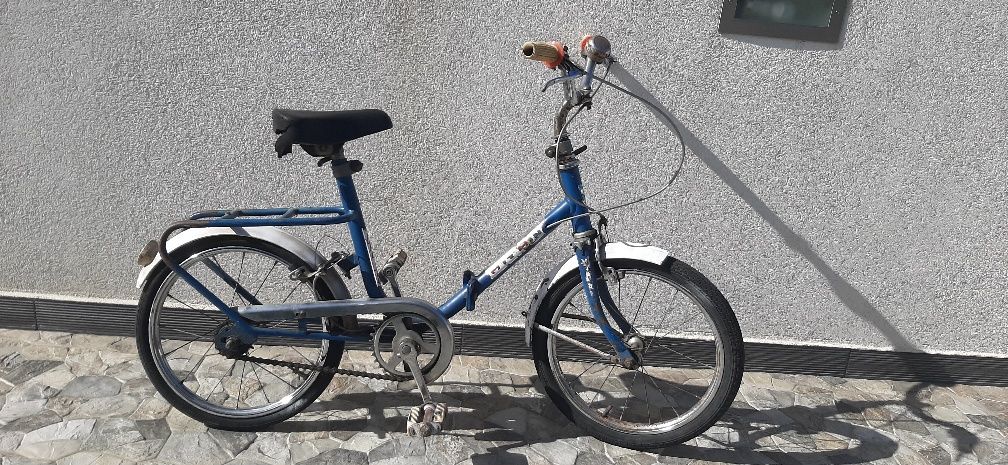 Bicicleta antiga dobrável