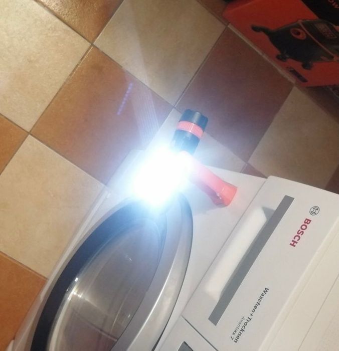 Лампа- ліхтарик на магніті