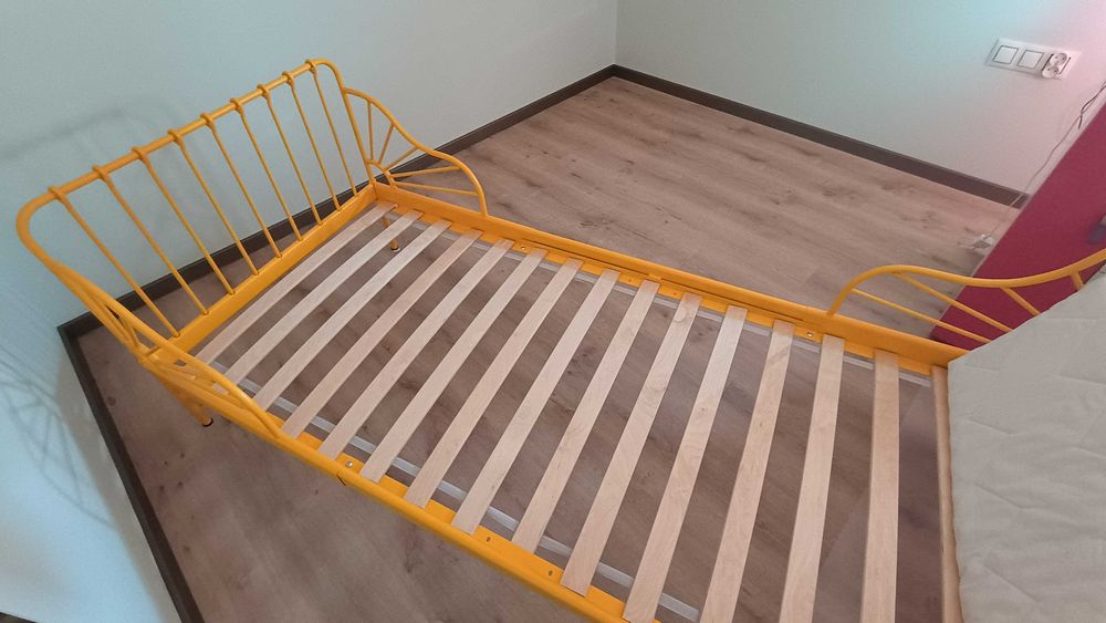 łóżko rozsuwane Ikea MINNEN z materacem piankowym VIMSIG