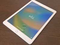 Apple iPad (5th Gen) 9,7" 2GB/128GB