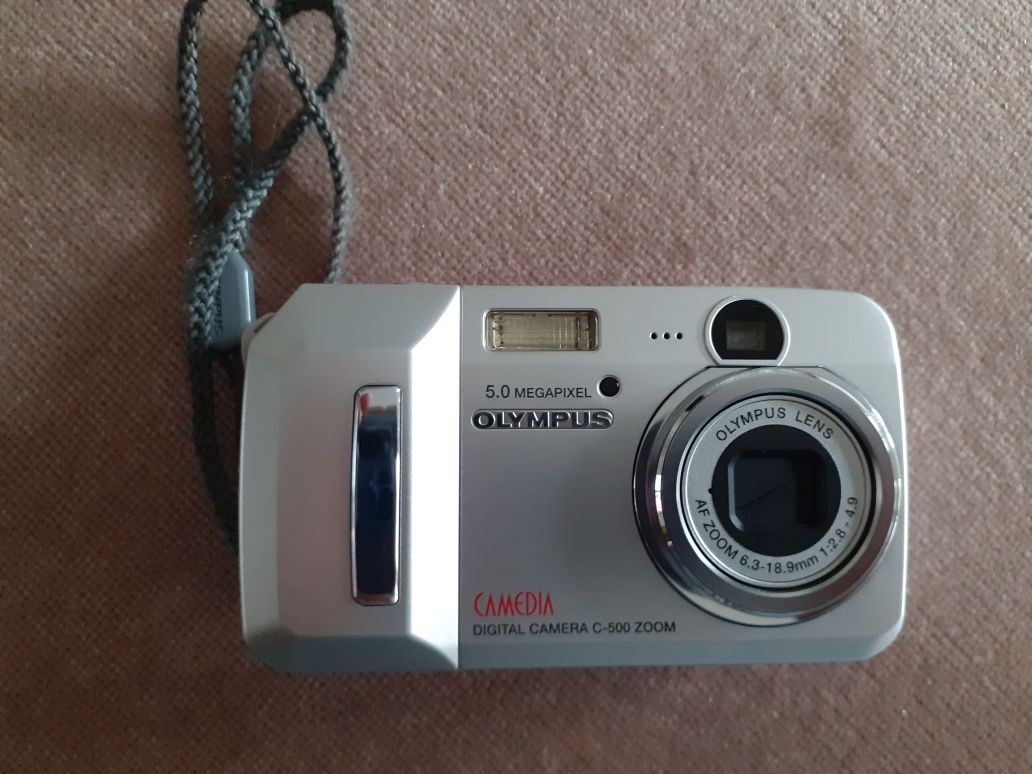 Olympus 5.0 Megapixel Camedia digital camera C-500 Zoom