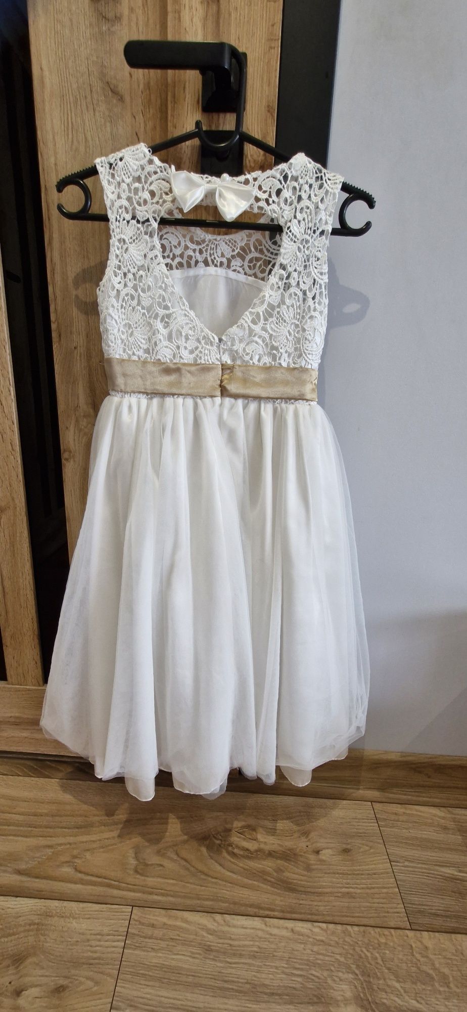 Sukienka elegancka dla dziewczynki  140 cm