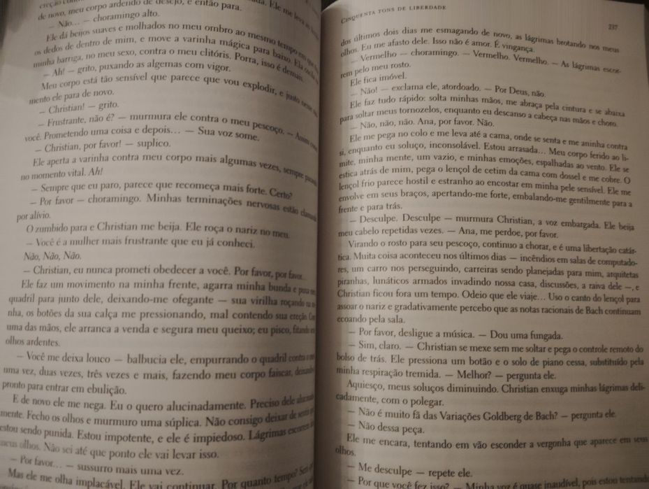 Livros Cinquenta Tons de Liberdade Usados