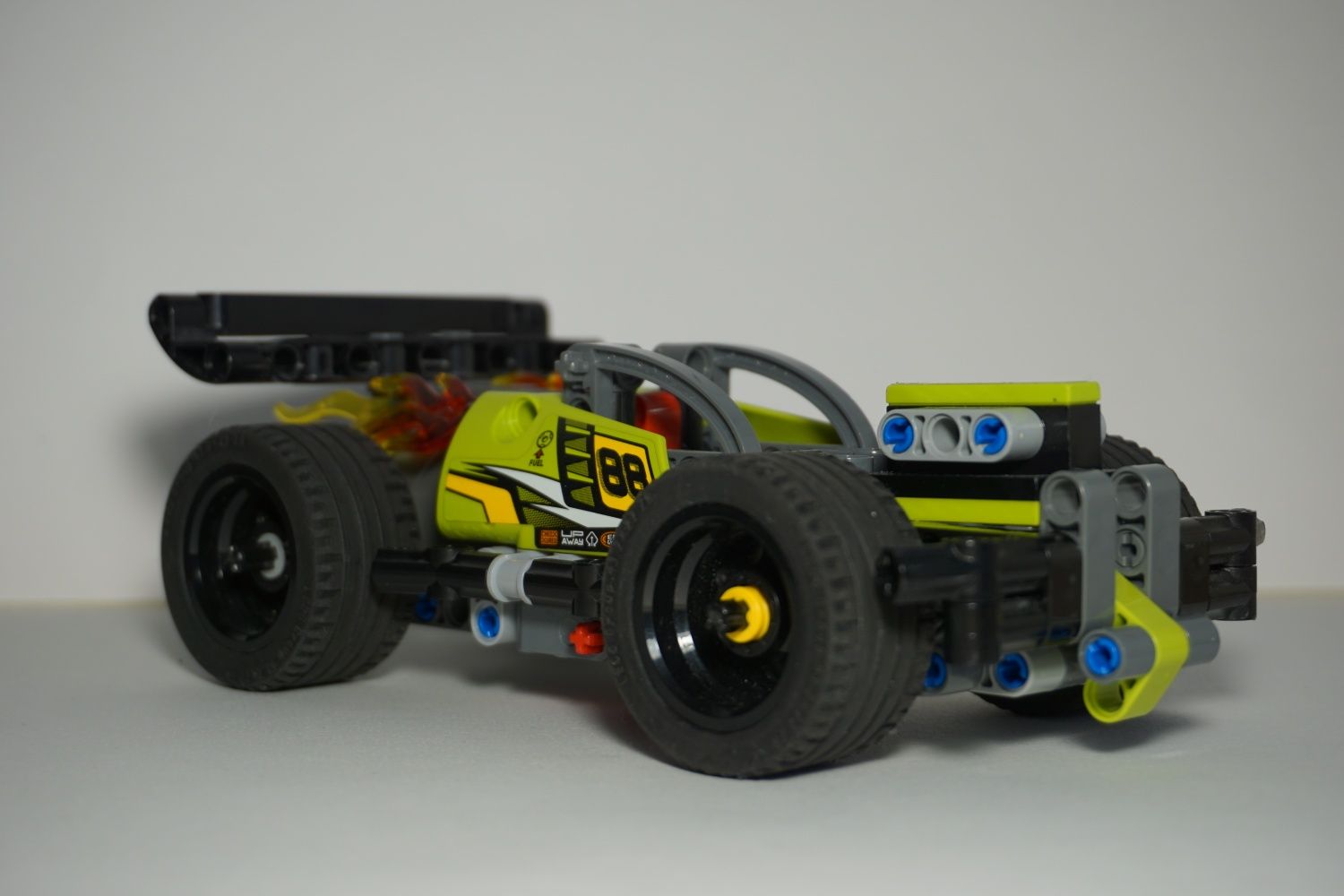 LEGO Technic 42072 - Żółta wyświgówka