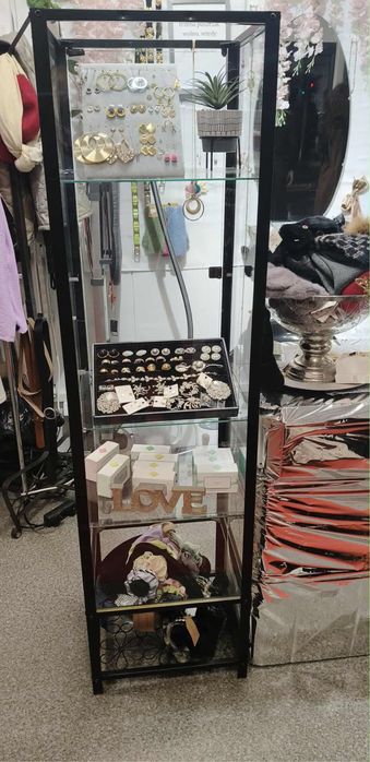 Witryna przeszkolna, szafka szklana, witrynka