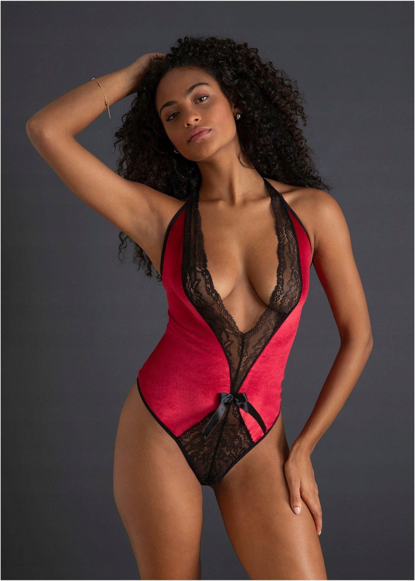 Venus body aksamitne ze stringami ouvert czerwono czarne z koronką ^