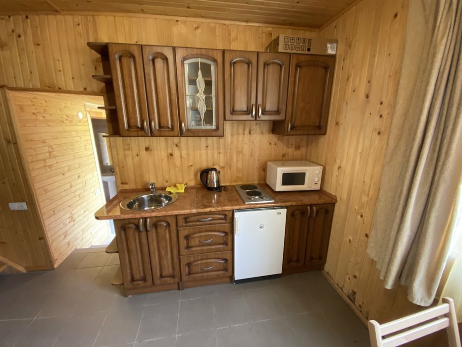 Будиночоки з басейном  та сауною