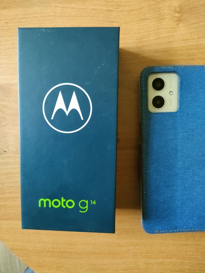 Motorola g14 na gwarancji.