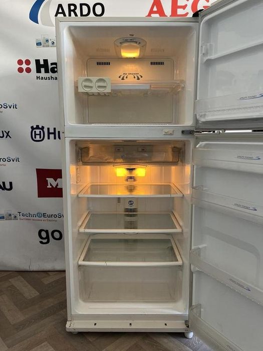 Холодильник Samsung No Frost з морозильною камерою широкий вмісткий