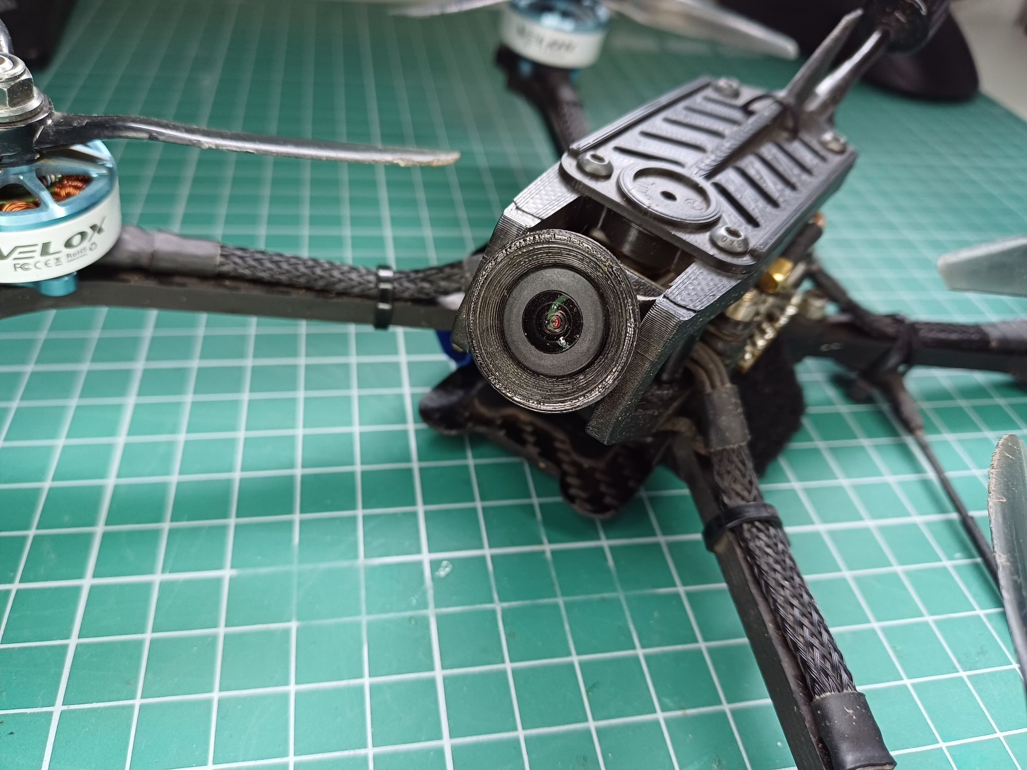 Dron sportowy FPV na ramie 5 cali tyro 109
