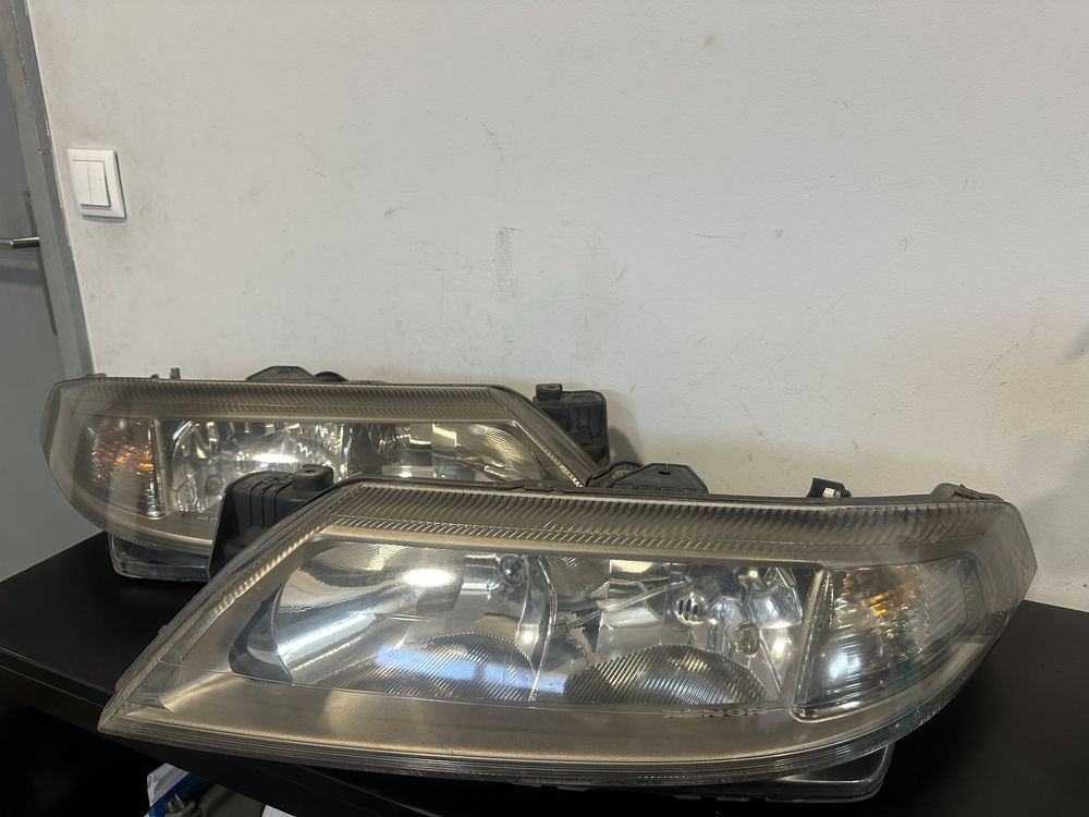 farol ótica xénon Renault laguna 2 direita /esquerda