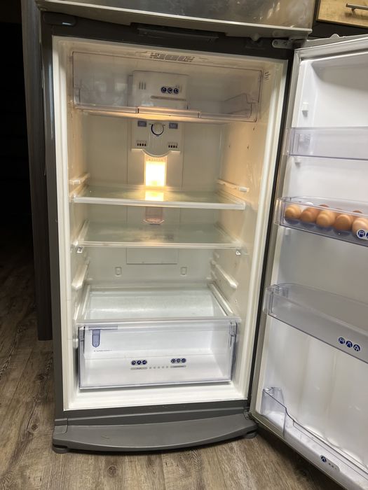 Продам ХОЛОДИЛЬНИК Whirlpool