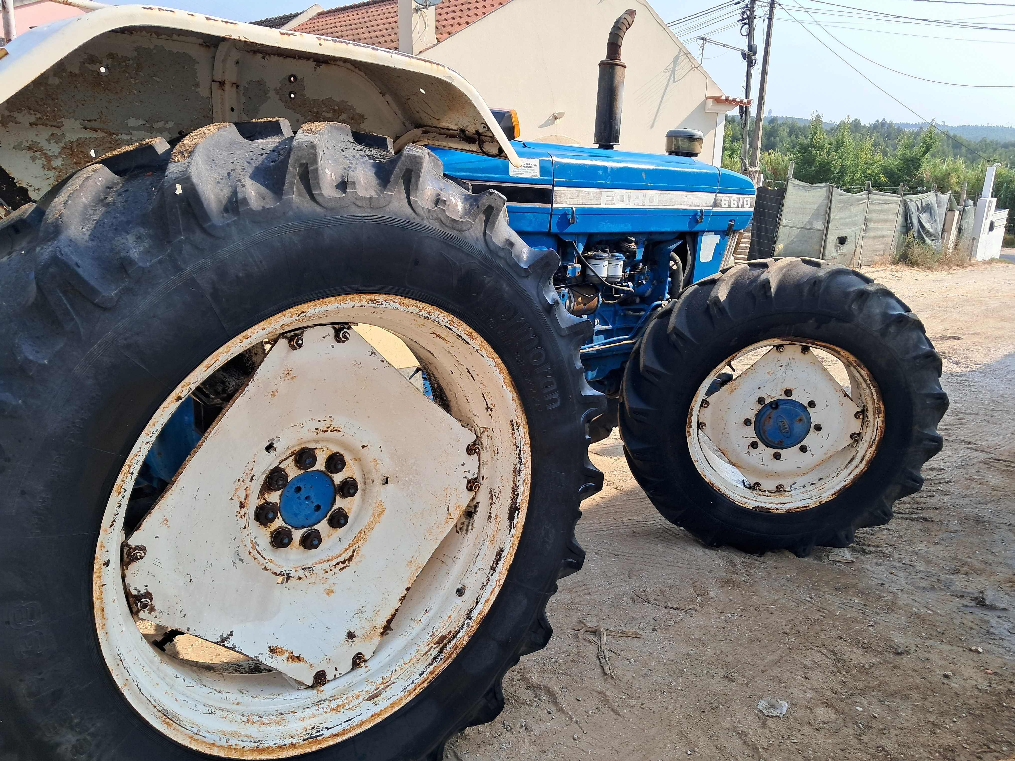 Tractor Ford 6610