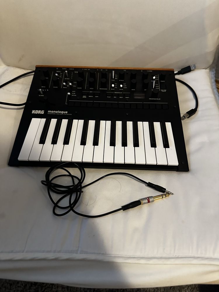 syntezator Korg Monologue + Kabel midi + Kabel duży jack