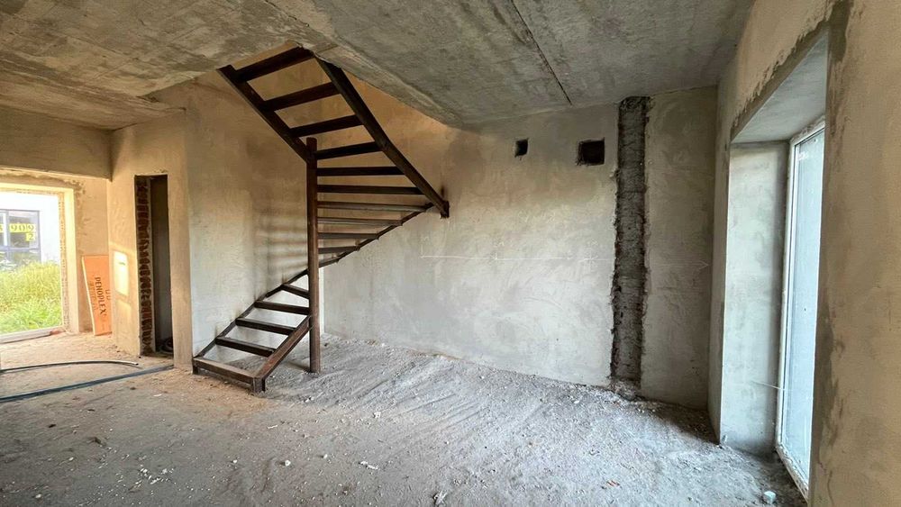 Таун Хаус, вул. Січинського, 11а/3