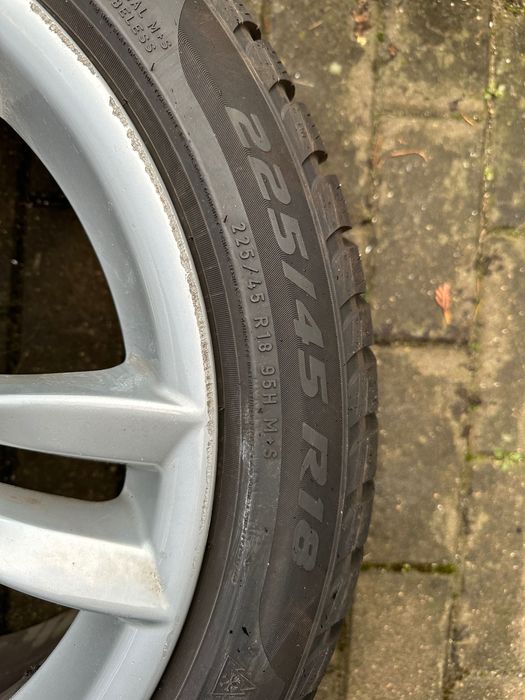 Koła zimowe 18 BMW 397 F30 F31 F32 F34 8J ET34 5x120 Pirelli SottoZero