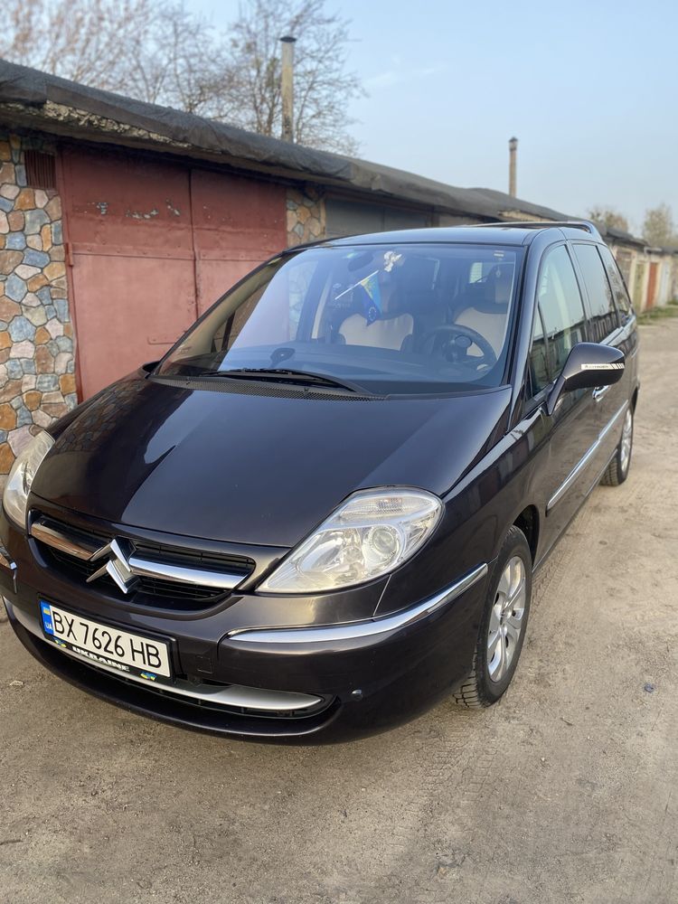 Продаж авто Citroen C8