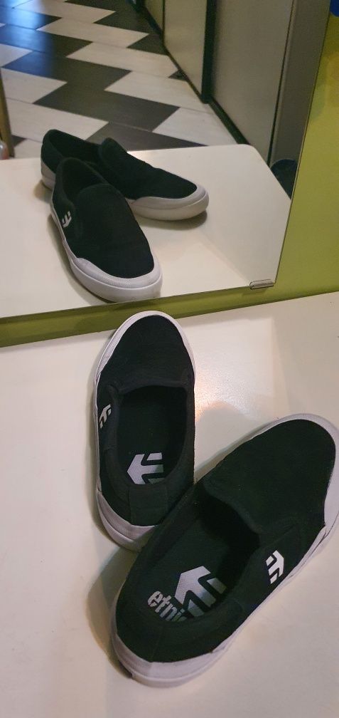 buty Etnies Mrana slip xlt 41

MĘSKIE

CZARNY/BIAŁY/CZARNY

BUTY SKAT