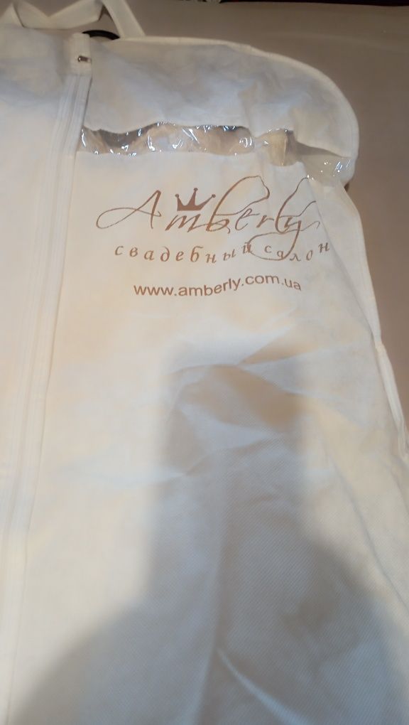 Дуже гарна весільна сукня  Amberly