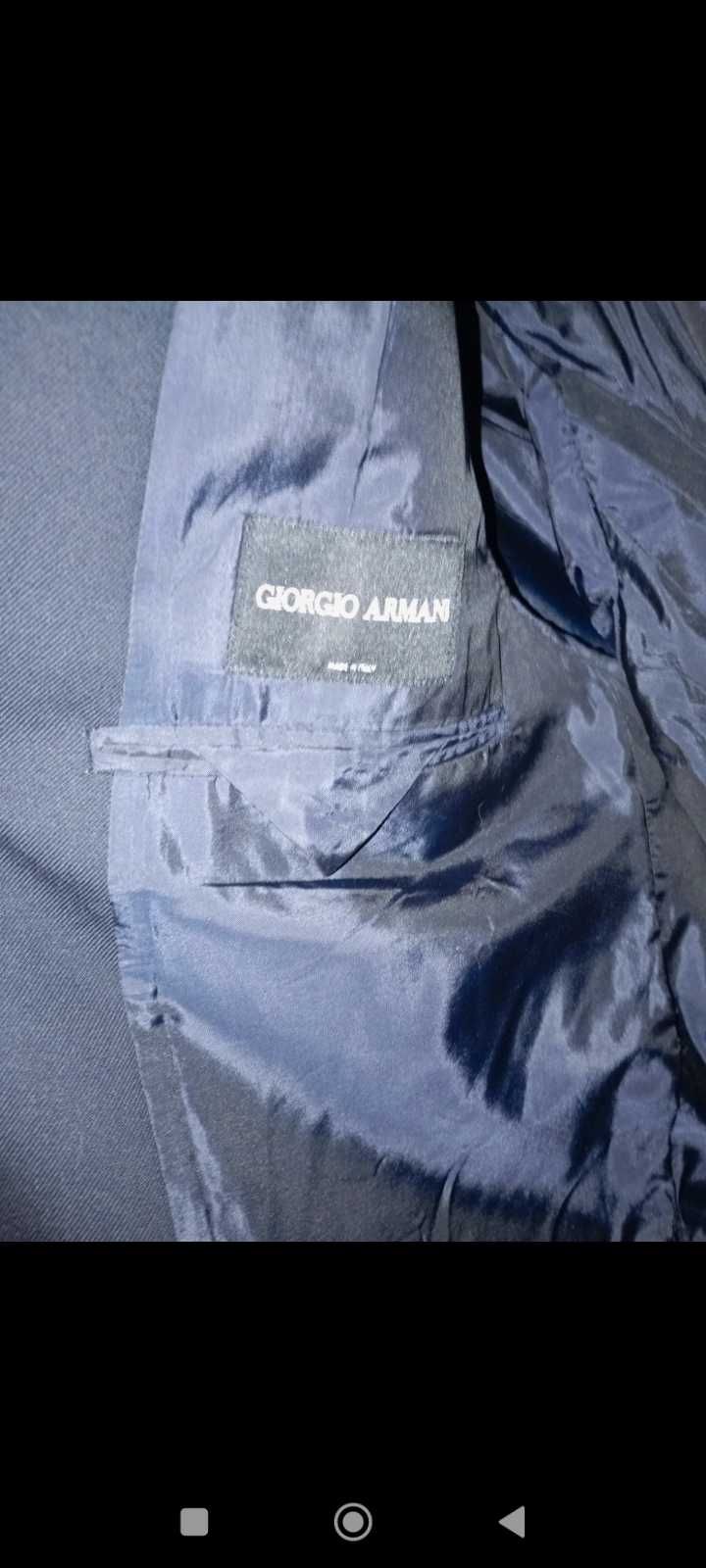 Garnitur Giorgio Armani
56