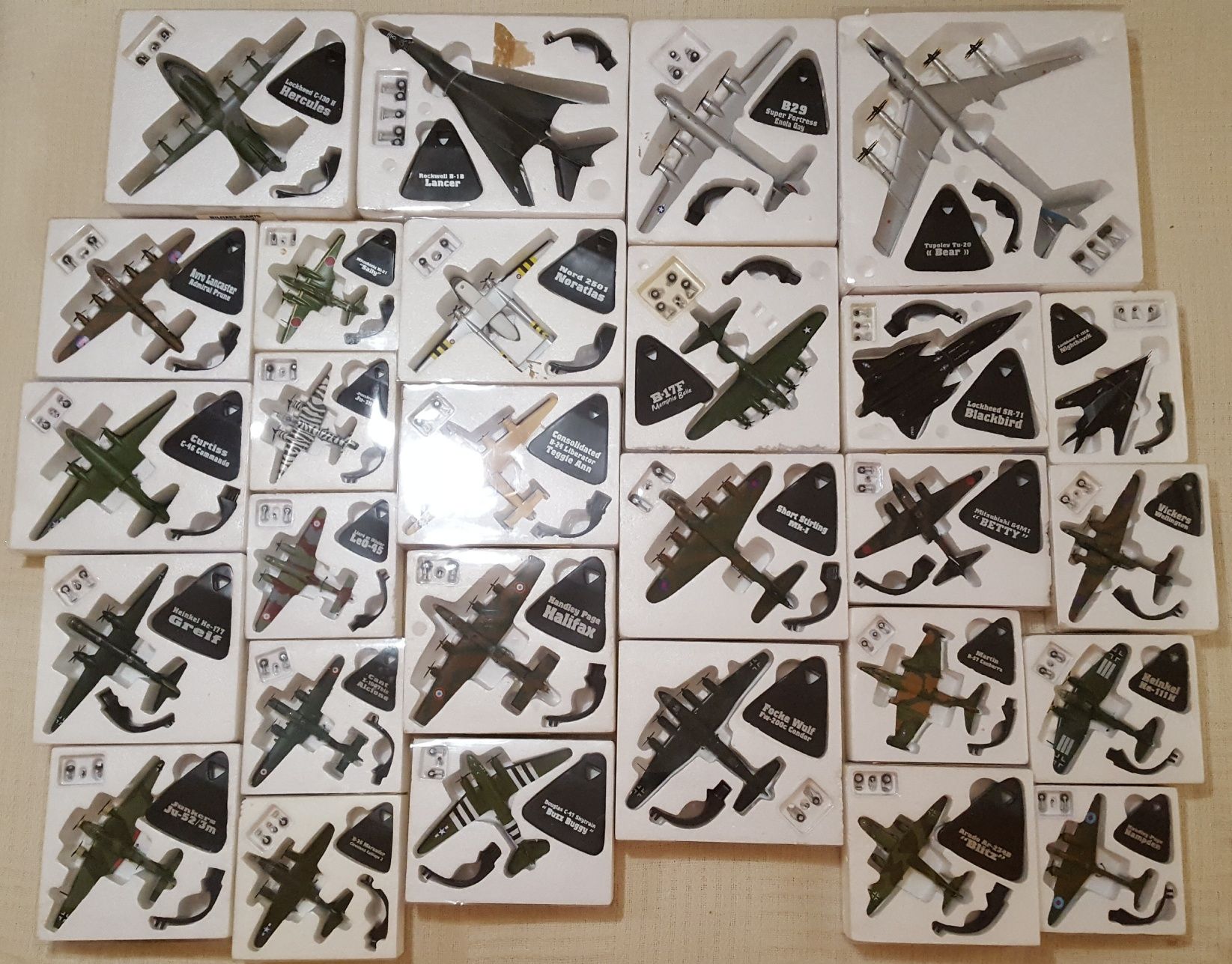 Моделі Літаків Метал Atlas 1/144