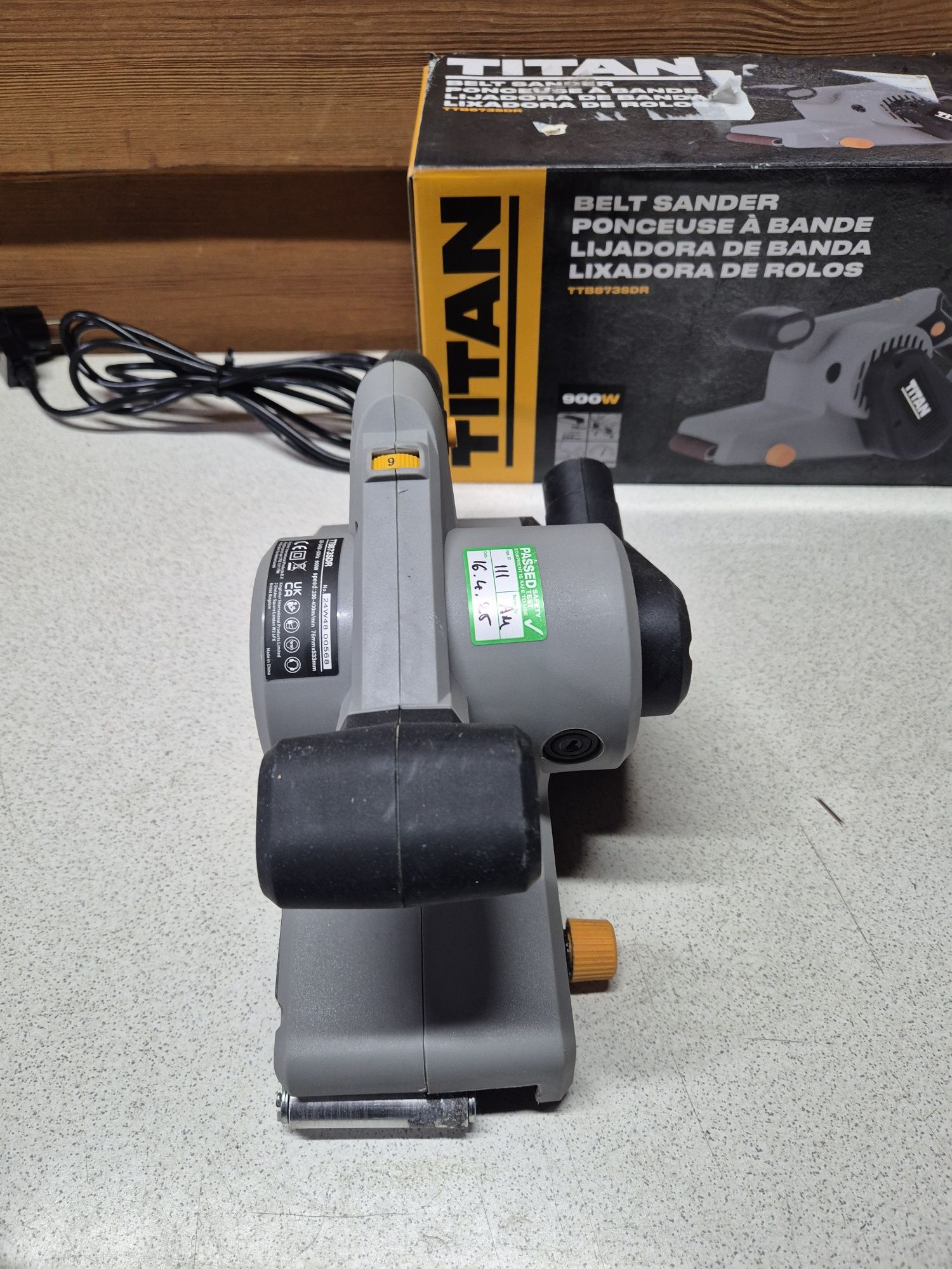 Titan Szlifierka Taśmowa 900W