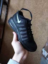 оригінал (31 розмір) Nike Air Max Invigor
Younger Kids' Shoes