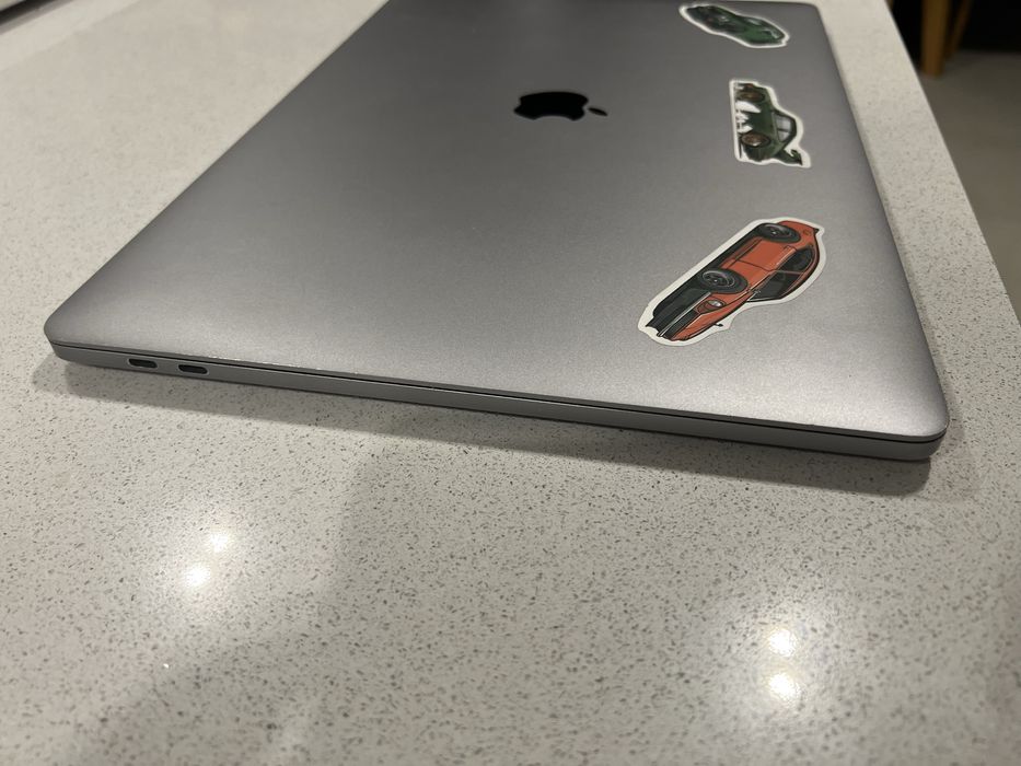 Macbook Pro 15” i9 32GB 1TB 2018 uszkodzona matryca