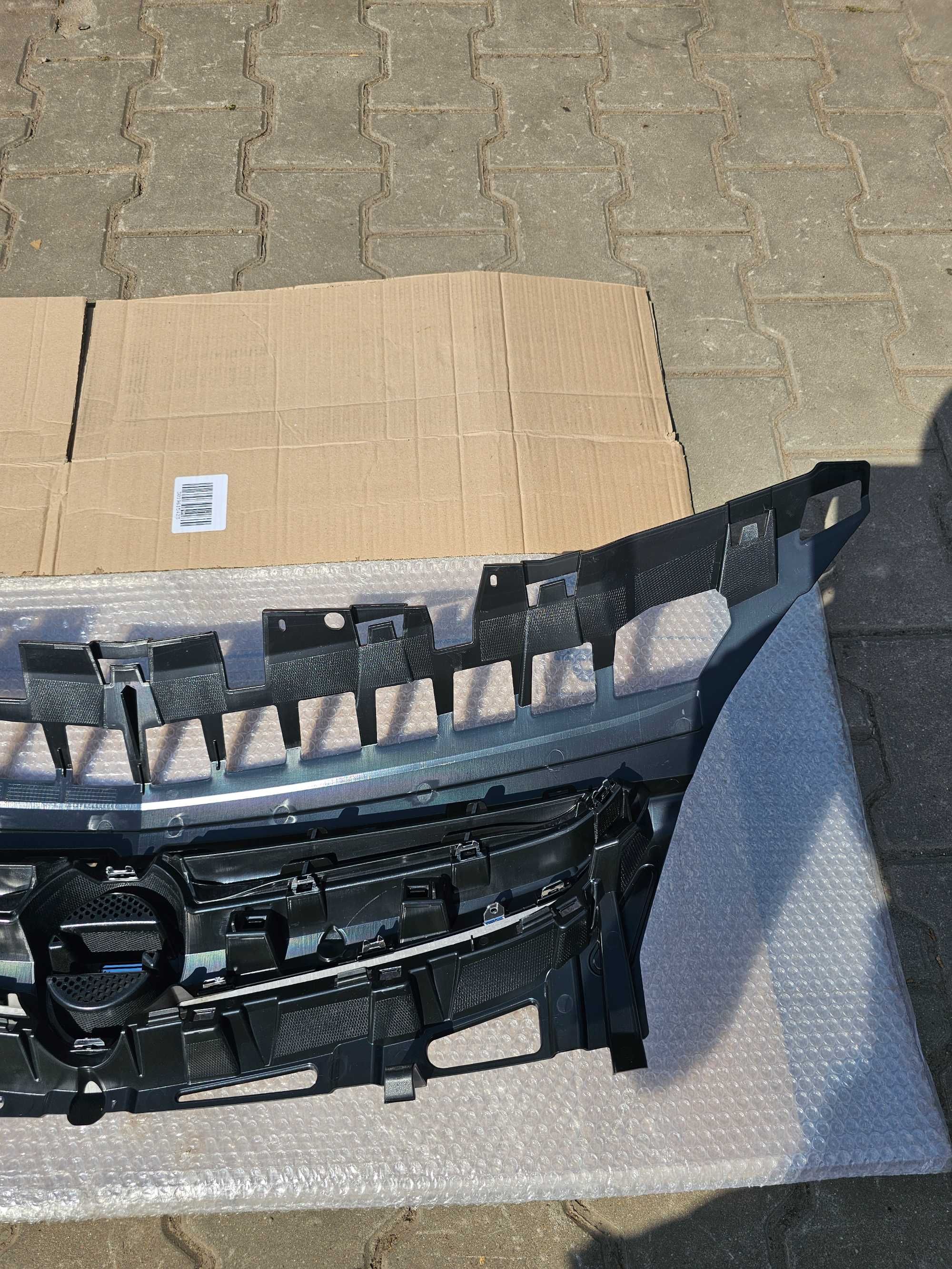 Opel Astra J Lift Atrapa Chłodnicy Grill Kompletny Europa