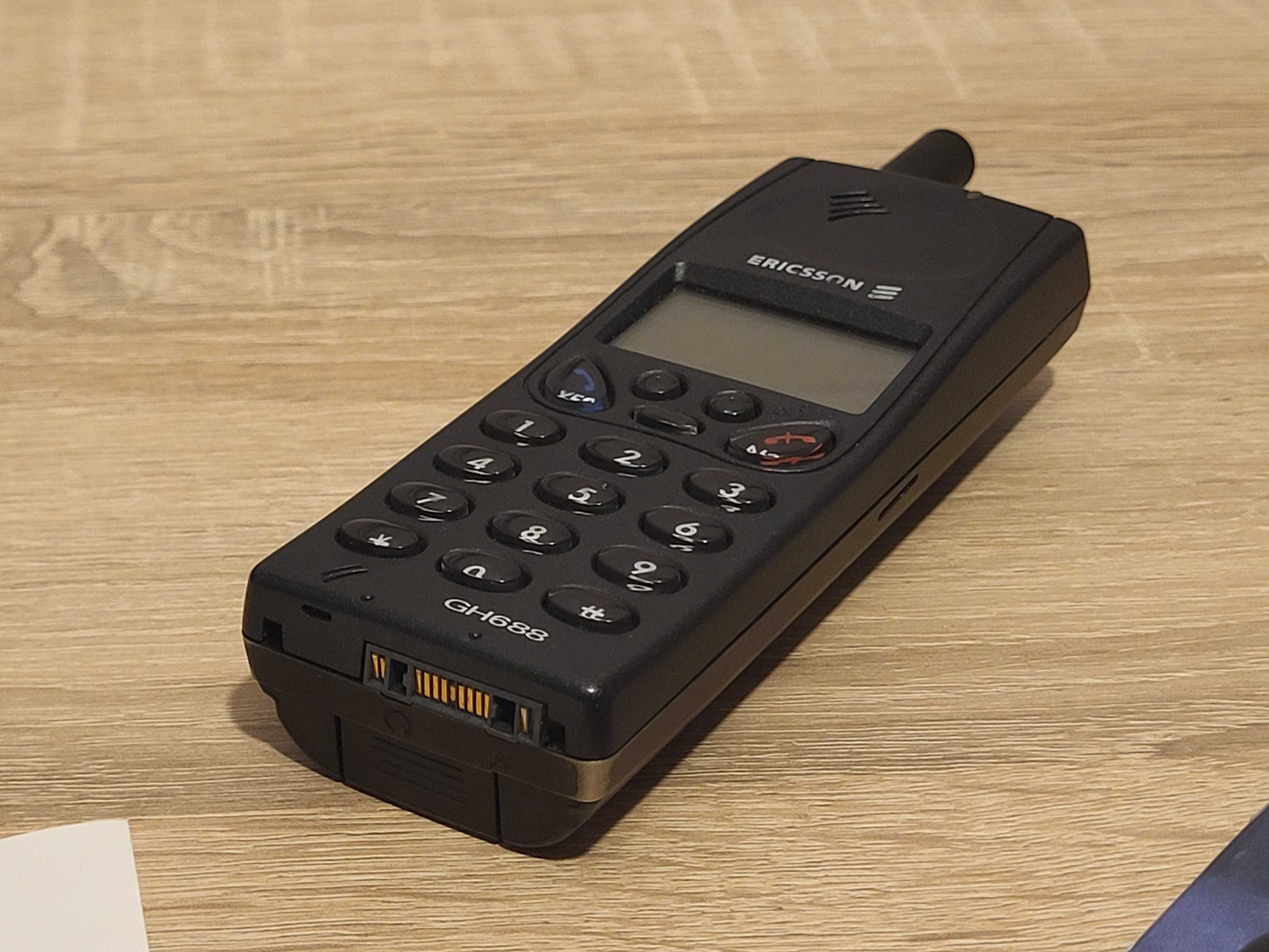 Telefon Ericsson GH688 bateria ładowarka zestaw karton Sony