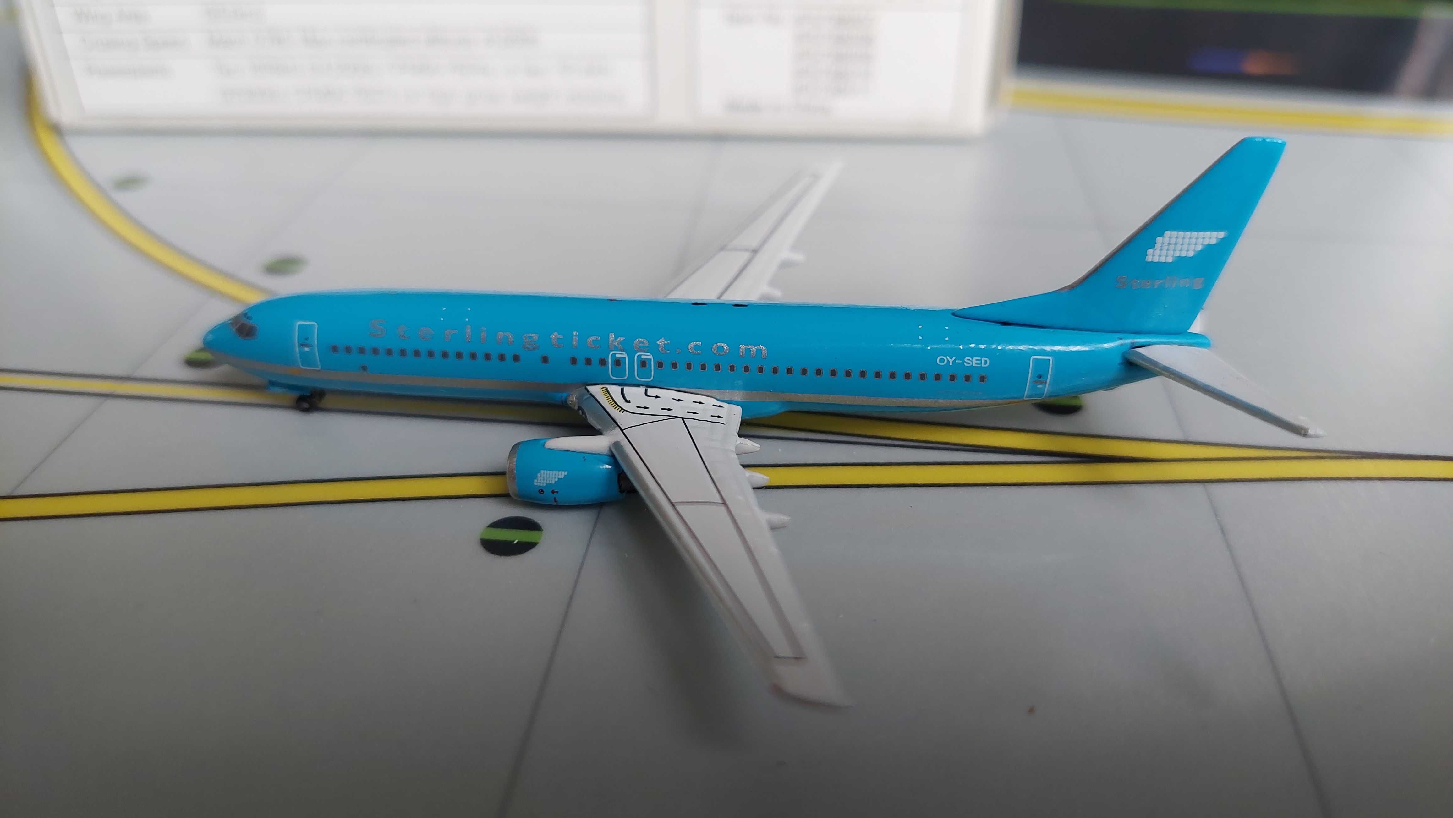 Model Boeing B 737-800 linii Sterling 1:500 Herpa/ Inflight 500