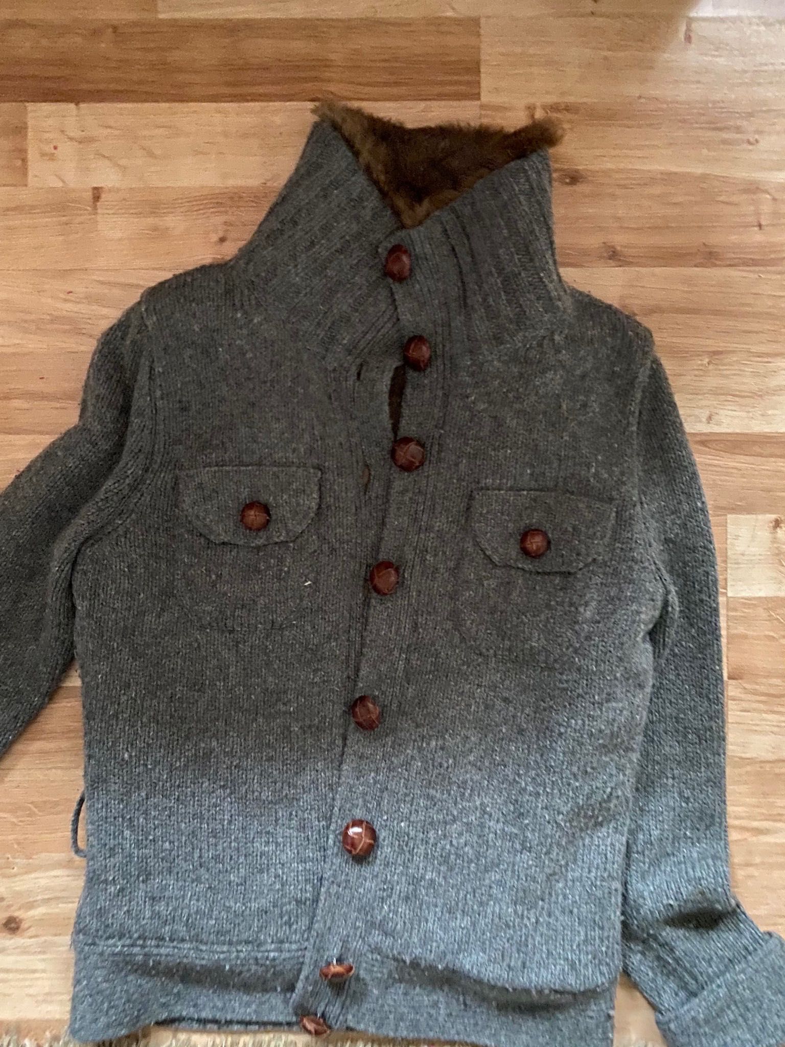Ruehl No 925 sweter z prawdziwym futrem