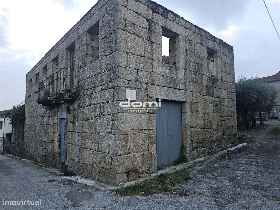 Moradia para restaurar em São Joaninho - Santa Comba Dão