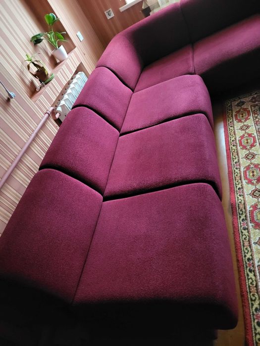 Кутовий диват і 2 крісла