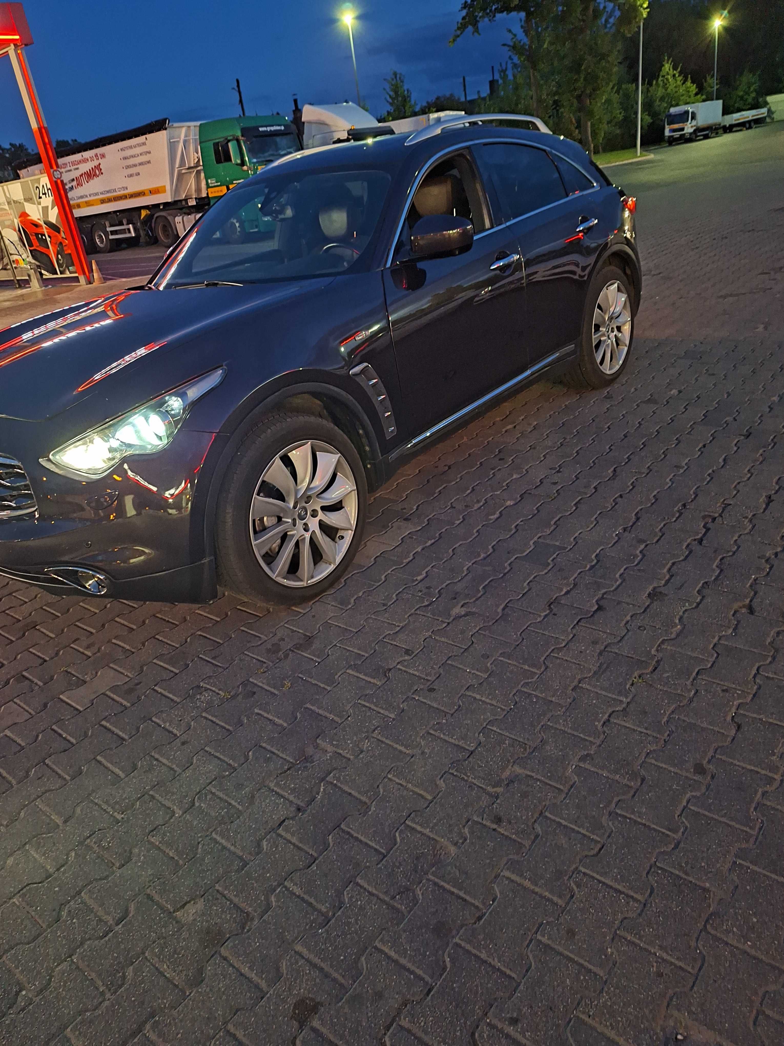 Infinity qx70,  fx30d bardzo niski przebiej jak nowy