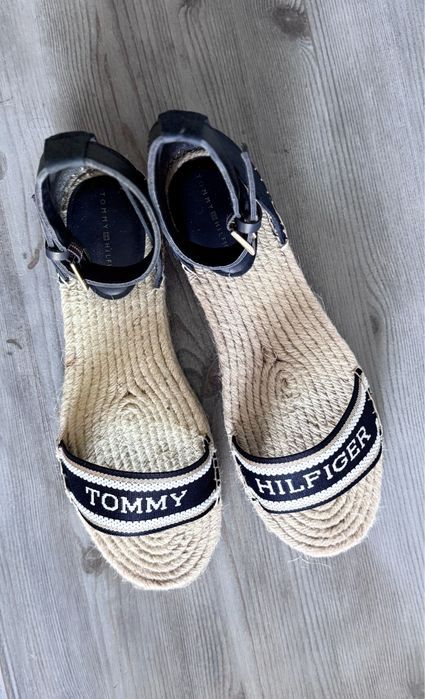 Sandaly espadryle tommy hilfiger 40 defekt