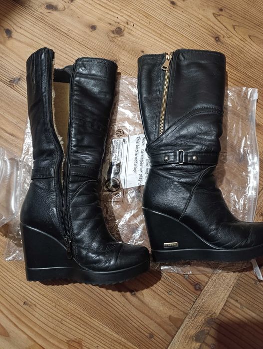 Чоботи жіночі зимові з натуральної шкіри утеплені овчиною