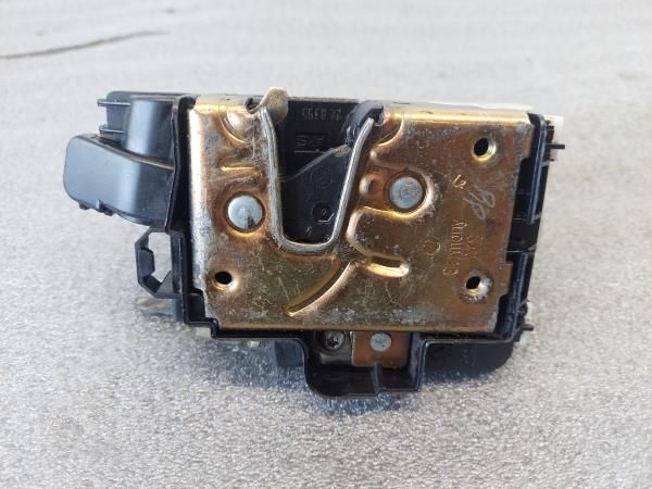 Fechadura / fecho porta frente direito VOLKSWAGEN Polo (6N)