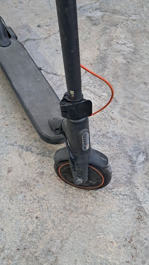 Trotinete elétrica avariada