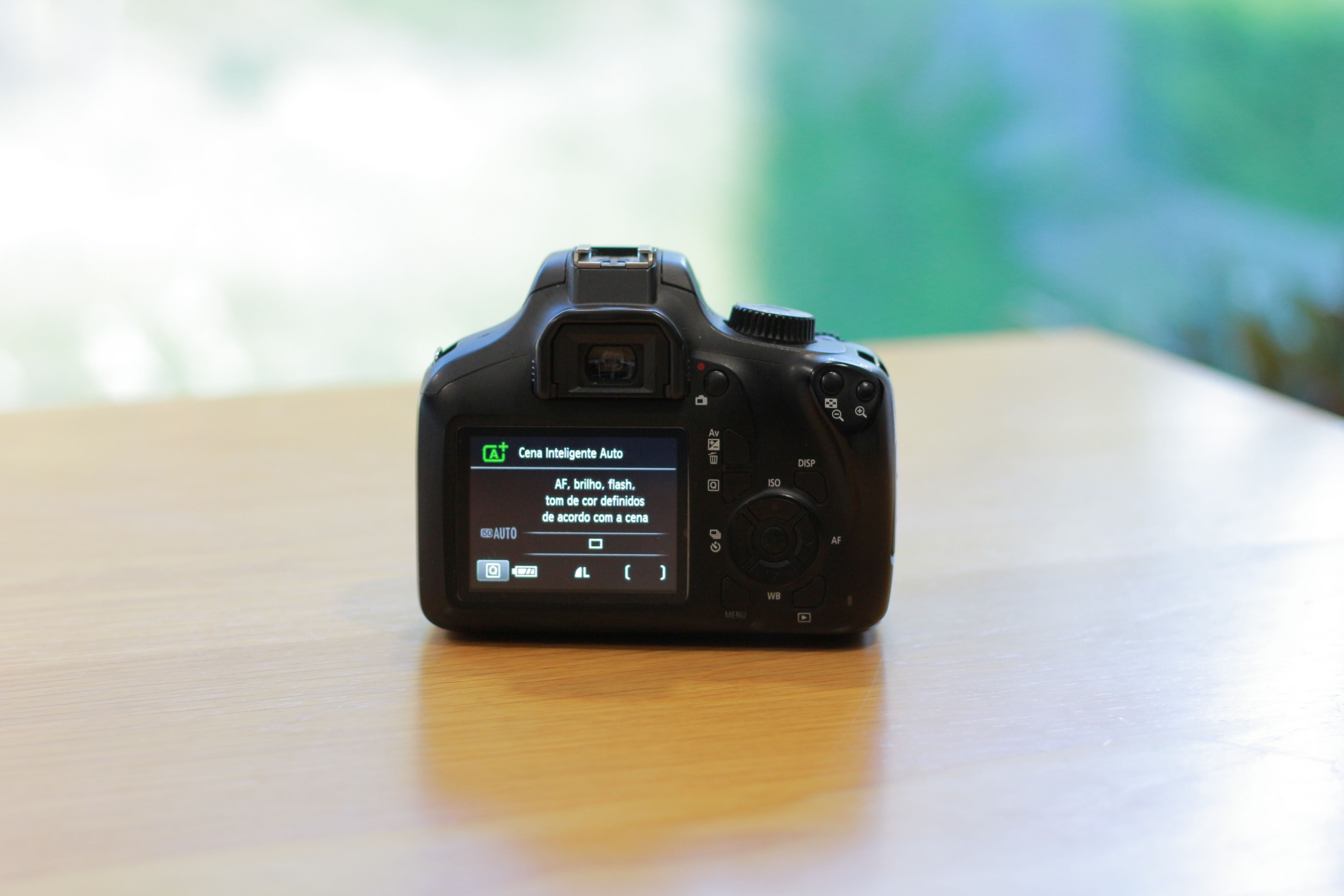 Canon 4000D + 18-55mm (COMO NOVA)