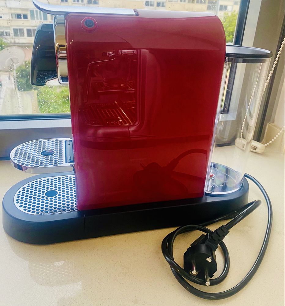 Maquina de cafe nespresso C113 citiz