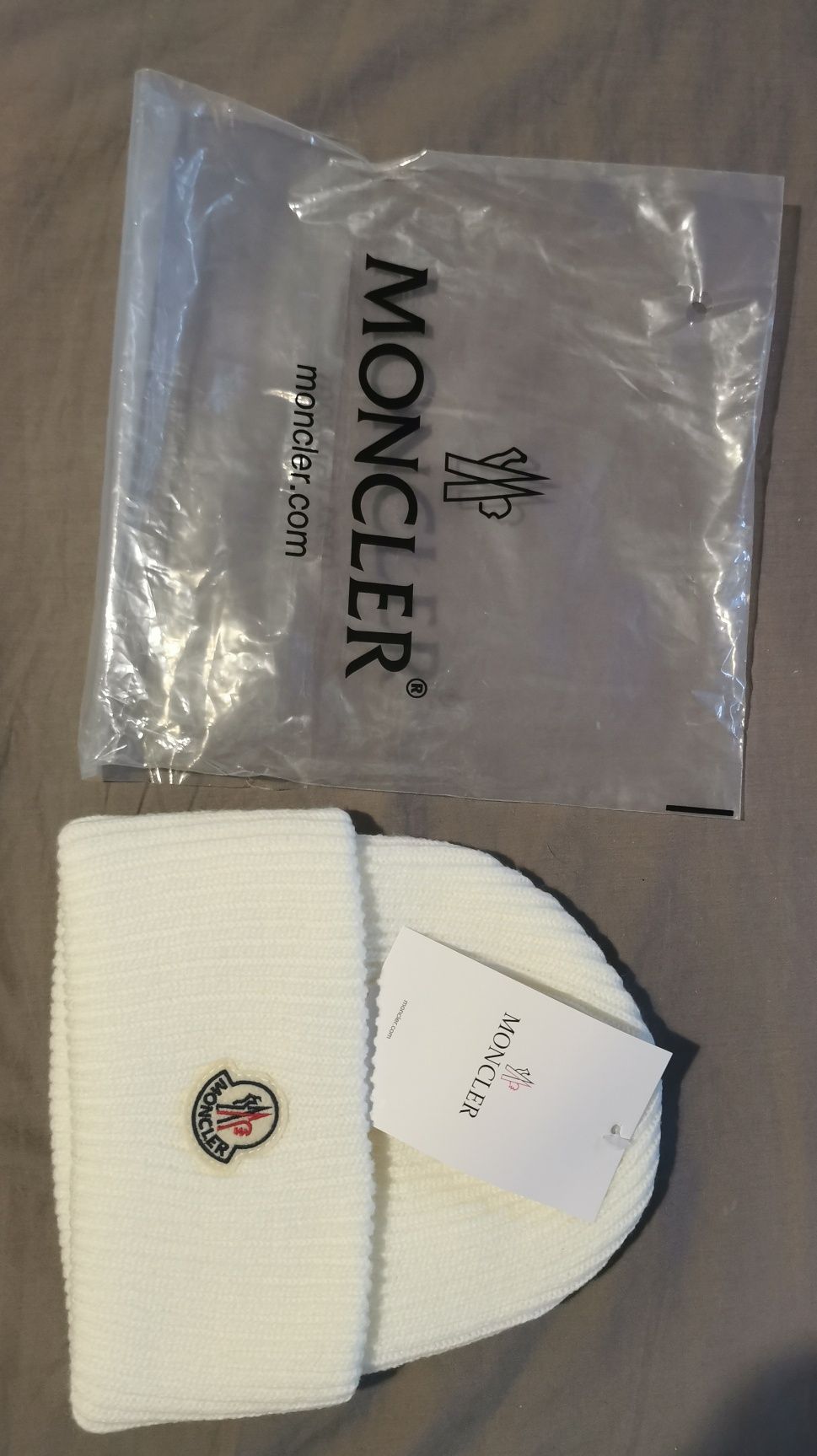 Gorro Moncler Creme