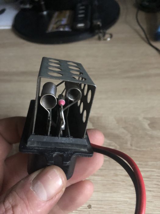 Резистор пічки кенго 1