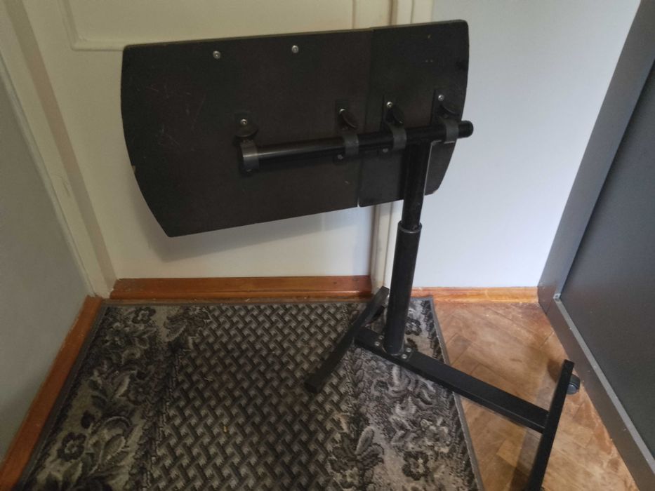 Stolik regulowany do laptopa