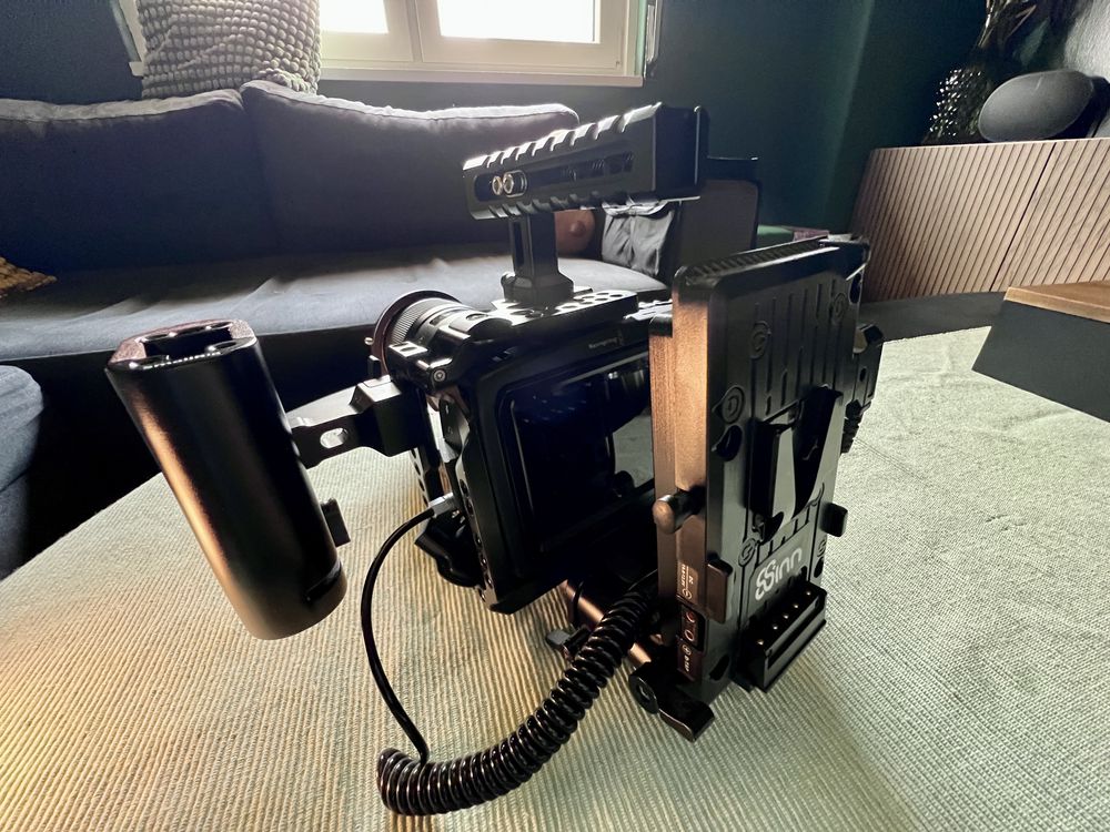 Black Magic Pocket Cinema Camera 4K + 6 extras